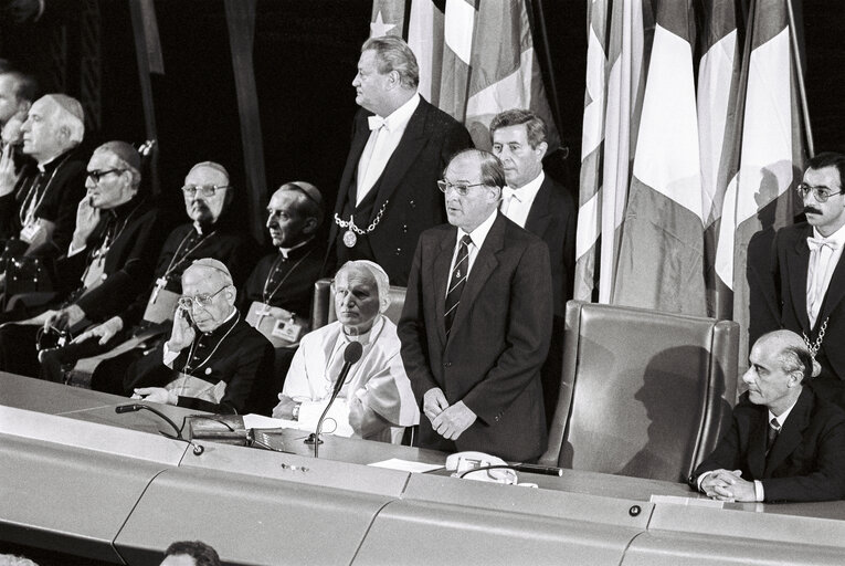 Photo 9 : Visit of Pope John Paul II to the EP in Strasbourg, October 11, 1988.