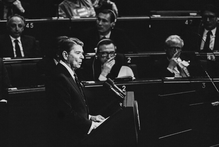 Official visit of Ronald REAGAN President of the United States in Strasbourg in May 1985. Plenary session