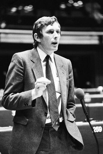 Fritz GAUTIER MEP speaks during a plenary session in Strasbourg in November 1985.