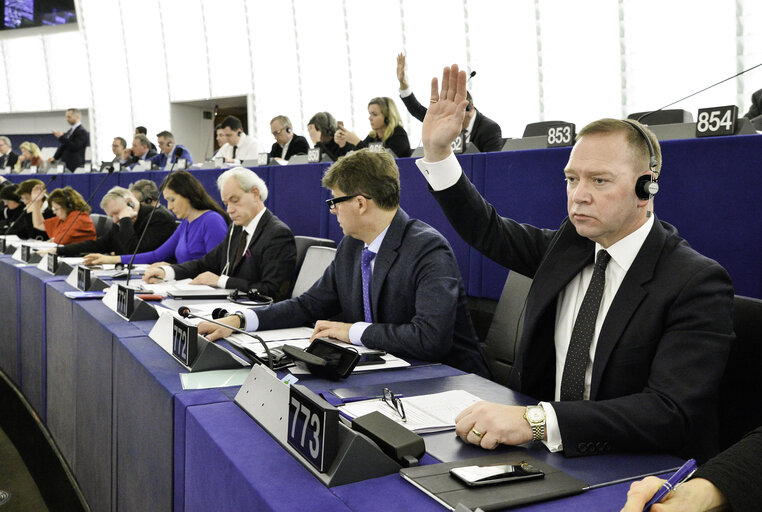 Fotografija 2: John PROCTER in plenary session week 7 2017 in Strasbourg