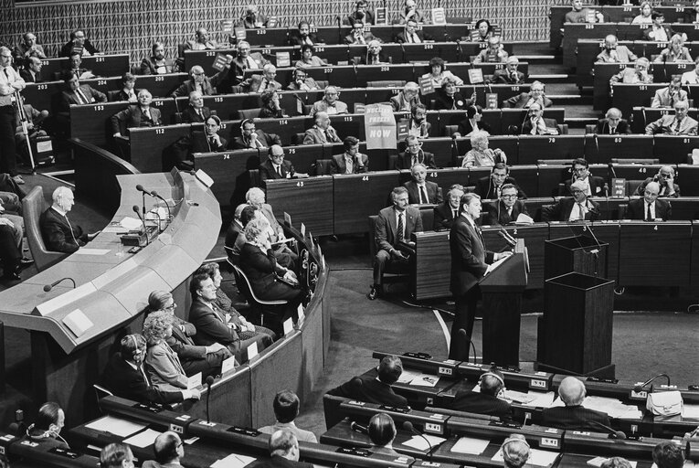 Fotagrafa 17: Official visit of Ronald REAGAN President of the United States in Strasbourg in May 1985. Plenary session