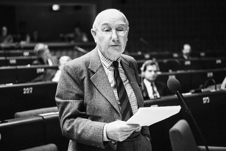 The MEP Peter BEAZLEY during a session in Strasbourg on January 1987