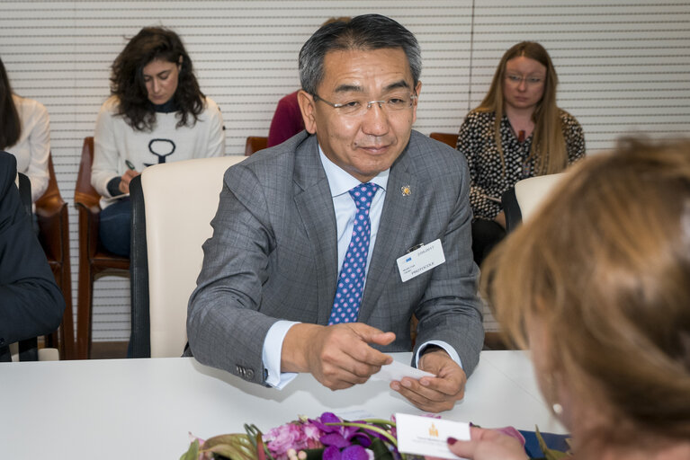 Φωτογραφία 5: Meeting with members of the Delegation for Central Asia