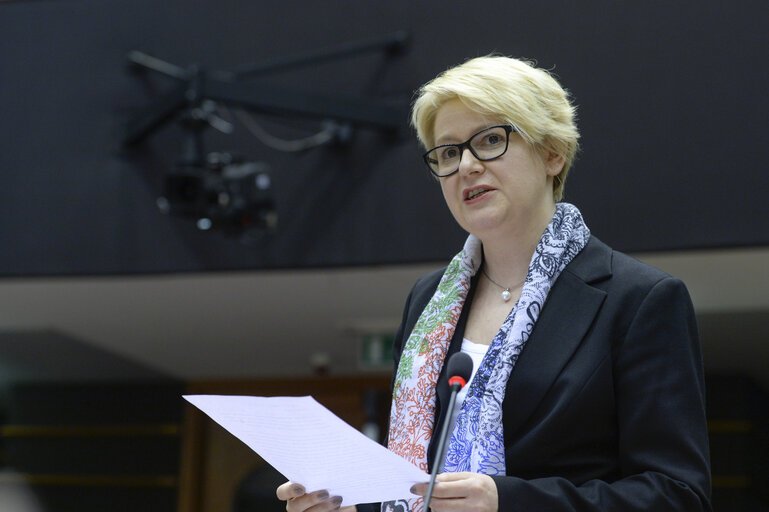 Foto 9: Plenary session Week 9 2017 in Brussels - Gender pay gap