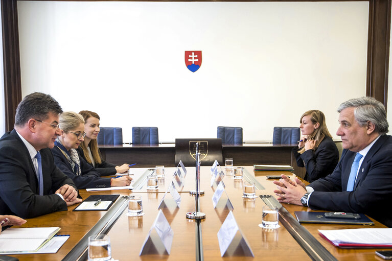 Foto 4: President of the European Parliament Antonio Tajani (R) and Slovak Foreign Affairs Minister Miroslav Lajcak (L) attend  their bilateral meeting in Bratislava on April, 24.