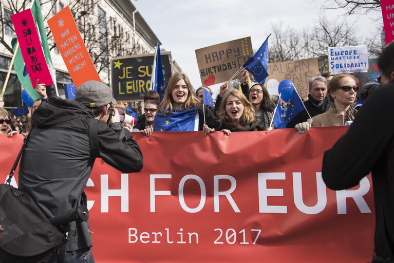 Fotografia 17: 60th Anniversary of the Treaty of Rome celebrations - ' March for Europe in Berlin '