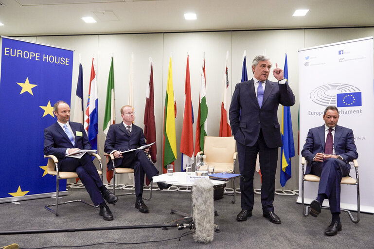 Φωτογραφία 8: Visit of the President of the European Parliament to London - Meeting with NGOs