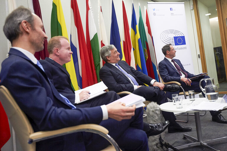 Φωτογραφία 2: Visit of the President of the European Parliament to London - Meeting with NGOs