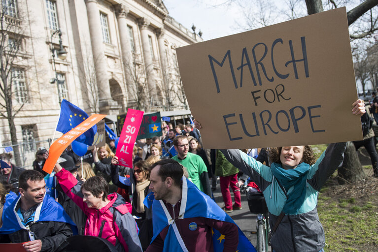 Fotografia 23: 60th Anniversary of the Treaty of Rome celebrations - ' March for Europe in Berlin '