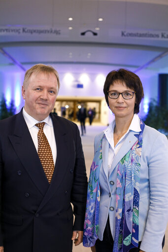 Foto 6: MEPs Arne GERICKE and Ulrike MULLER in the European Parliament in Brussels.