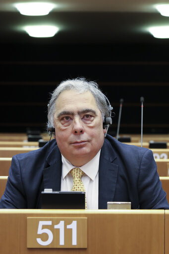 Φωτογραφία 2: MEP John FLACK in the European Parliament in Brussels