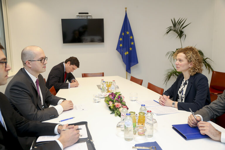 Zdjęcie 2: Meeting betwwen Andi-Lucian CRISTEA, chair of the Delegation to the EU-Moldova Parliamentary Association Committee and Tamar KHULORDAVA, chairman of the Georgian Parliament