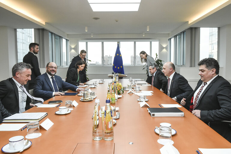 Fotografia 1: Martin SCHULZ - EP President meets with Pavel FILIP, Moldovan Prime Minister