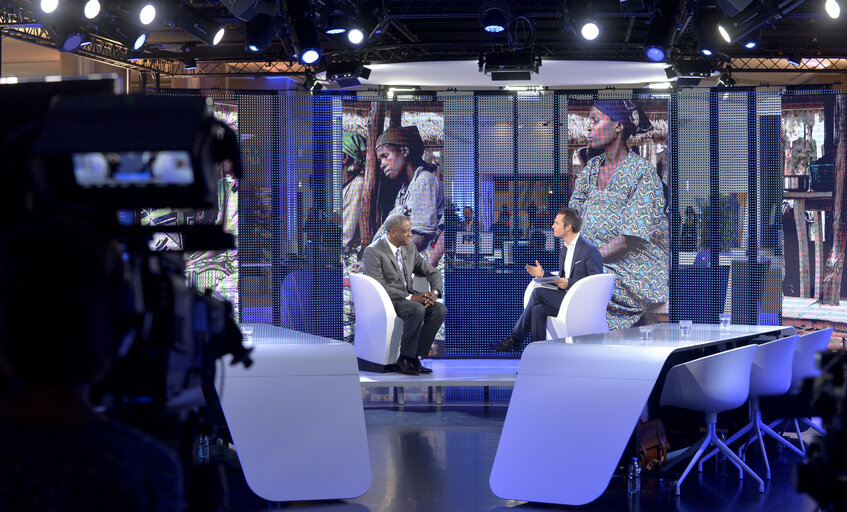 Fotografi 11: ' Libre-échange ' recording in the presence of the Sakharov Prize Laureate 2014, RTBF ( Belgian television ) in the ASP Agora studio