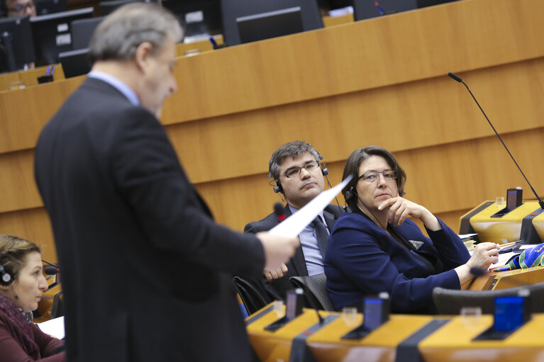 Fotografi 12: Plenary session week 17 2016 in Brussels.  Joint debate ' Railway Package '