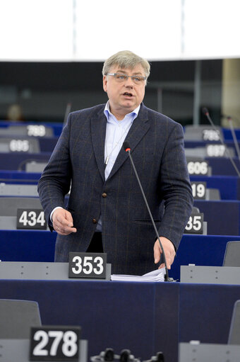 Снимка 10: Plenary session week 15 2016 in Strasbourg - Autonomous driving