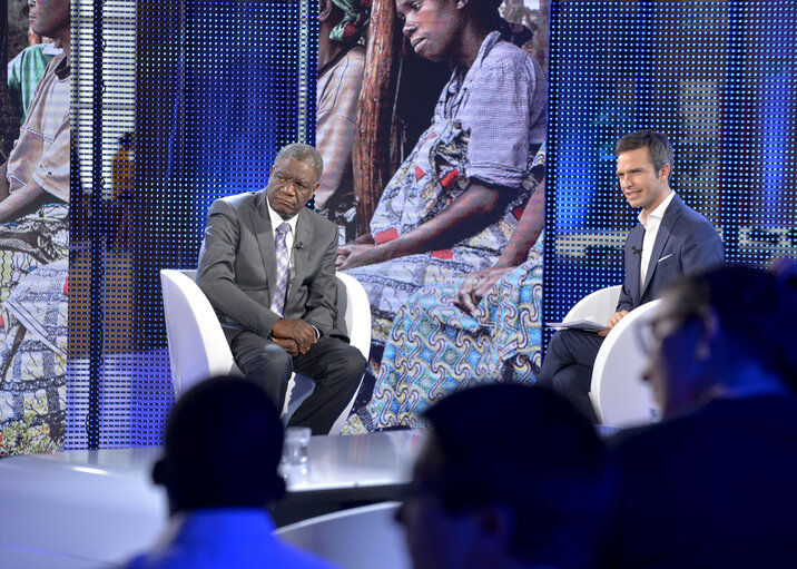 Fotografi 4: ' Libre-échange ' recording in the presence of the Sakharov Prize Laureate 2014, RTBF ( Belgian television ) in the ASP Agora studio