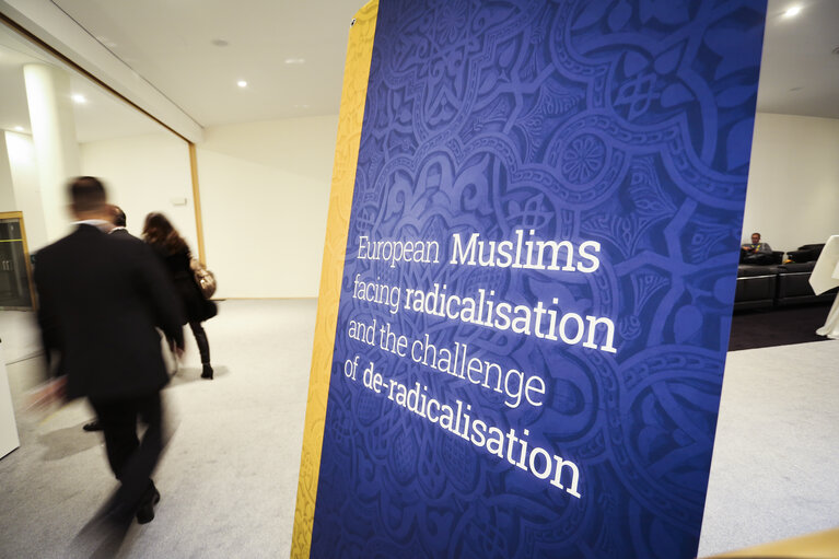 Fotografia 1: Conference - European Muslims facing radicalisation and the challenge of de-radicalisation