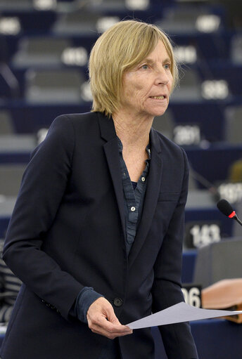 Fotografie 2: Marielle de SARNEZ in plenary session week 15 2016 in Strasbourg