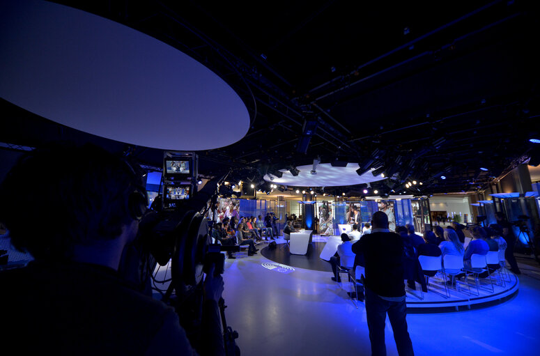 Fotografi 14: ' Libre-échange ' recording in the presence of the Sakharov Prize Laureate 2014, RTBF ( Belgian television ) in the ASP Agora studio