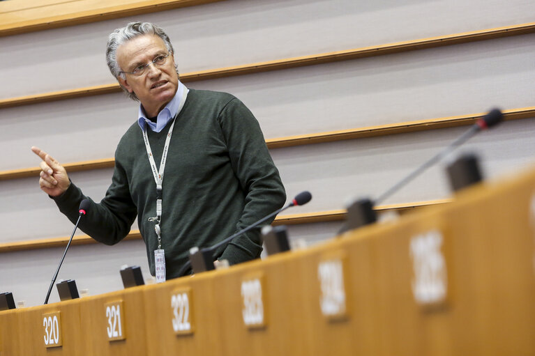 Fotografie 34: Plenary session week 17 2016 in Brussels.  Council and Commission statements - Legal aspects, democratic control and implementation of the EU-Turkey  agreement