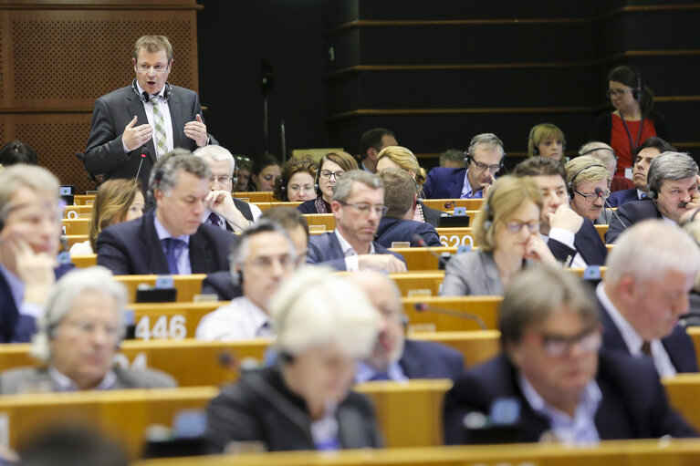 Foto 41: Plenary session week 17 2016 in Brussels.  Vote