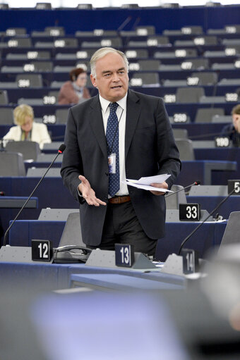 Foto 9: Plenary session week 15 2016 in Strasbourg - Counterterrorism following the recent terrorist attacks  Council and Commission statements