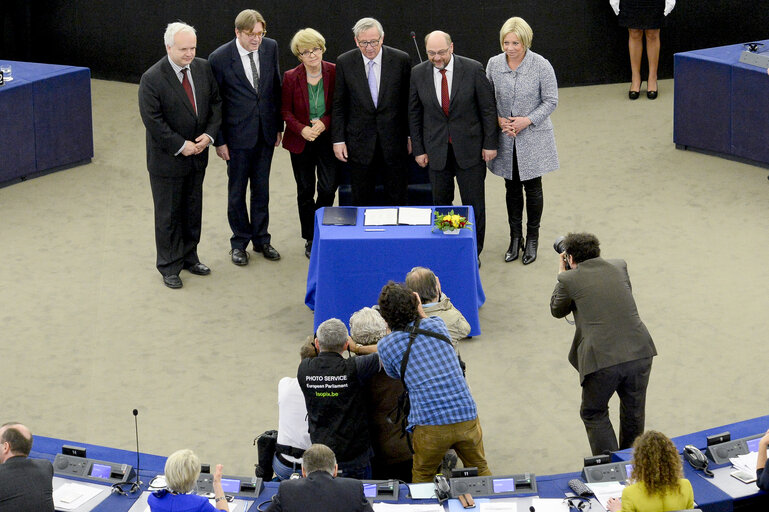 Photo 4: Signature of BLM (Better Law Making) agreement in plenary session week 15 2016 in Strasbourg