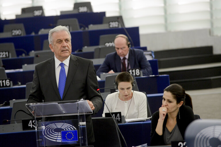 Fotografija 4: Dimitris AVRAMOPOULOS in plenary session week 15 2016 in Strasbourg