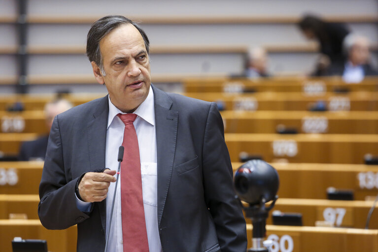 Fotografie 28: Plenary session week 17 2016 in Brussels.  Council and Commission statements - Legal aspects, democratic control and implementation of the EU-Turkey  agreement