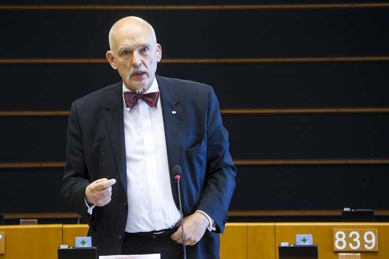 Fotografie 40: Plenary session week 17 2016 in Brussels.  Council and Commission statements - Legal aspects, democratic control and implementation of the EU-Turkey  agreement