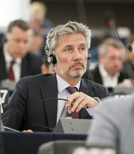 Foto 3: Morten LOKKEGAARD in plenary session week 15 2016 in Strasbourg