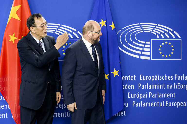 Zdjęcie 9: Martin SCHULZ - EP President meets with Qiangba PUNCOG - Vice-Chairman of the Standing Committee of the National People's Congress