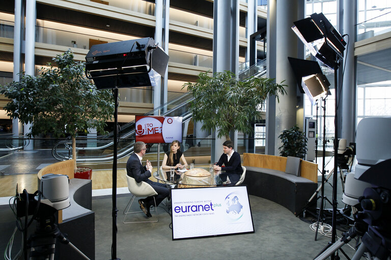 Fotografie 6: Euranet Plus recording ' U talking to me? '