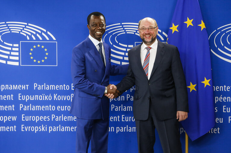 Fotografi 3: Martin SCHULZ - EP President meets with Roger NKODO DANG - President of the Pan African Parliament