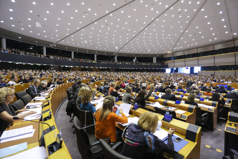 Fotografi 46: Plenary session week 17 2016 in Brussels.  Vote