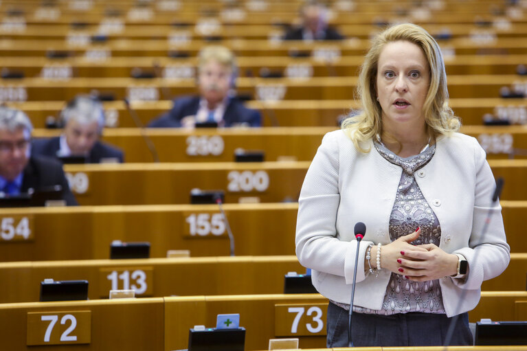 Fotografie 16: Plenary session week 17 2016 in Brussels.  Council and Commission statements - Legal aspects, democratic control and implementation of the EU-Turkey  agreement