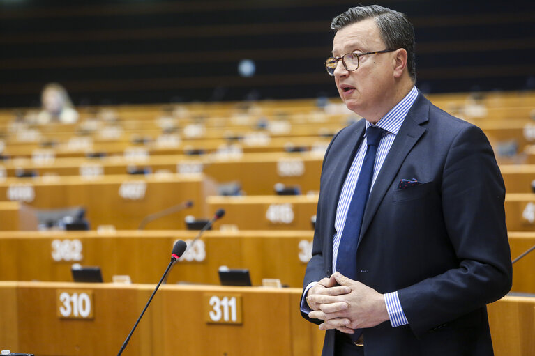 Fotografie 41: Plenary session week 17 2016 in Brussels.  Council and Commission statements - Legal aspects, democratic control and implementation of the EU-Turkey  agreement