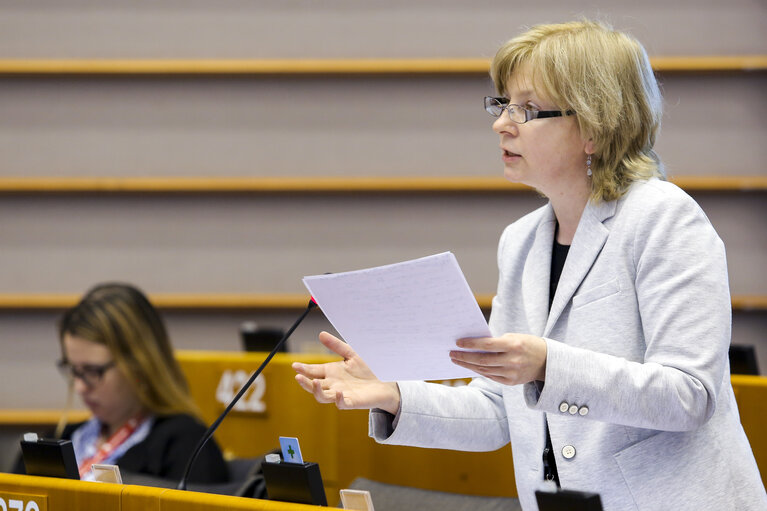 Foto 26: Plenary session week 17 2016 in Brussels.  Joint debate ' Railway Package '