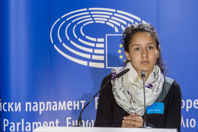 Φωτογραφία 3: Joint press point by Elena VALENCIANO, Chair of EP DROI Committee and by Bertha ZUNIGA CACERES, daughter of Berta CACERES, Honduran environmental activist