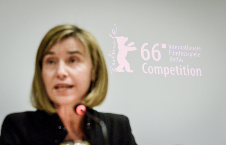 Φωτογραφία 7: Film screening of the documentary Fuocoammare - Debate on 'Migration Policy'