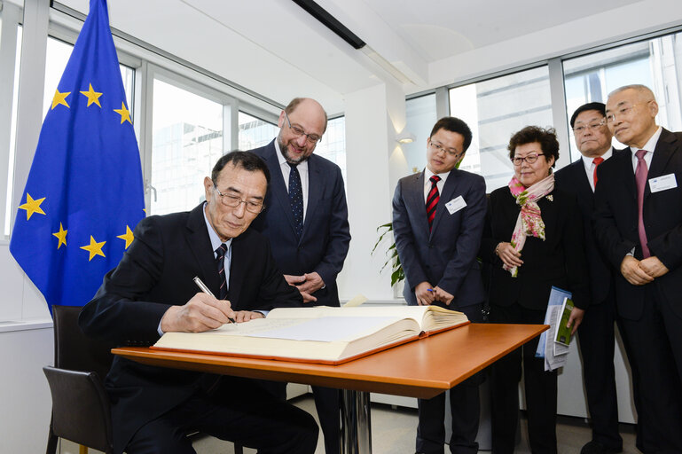 Martin SCHULZ - EP President meets with Qiangba PUNCOG - Vice-Chairman of the Standing Committee of the National People's Congress