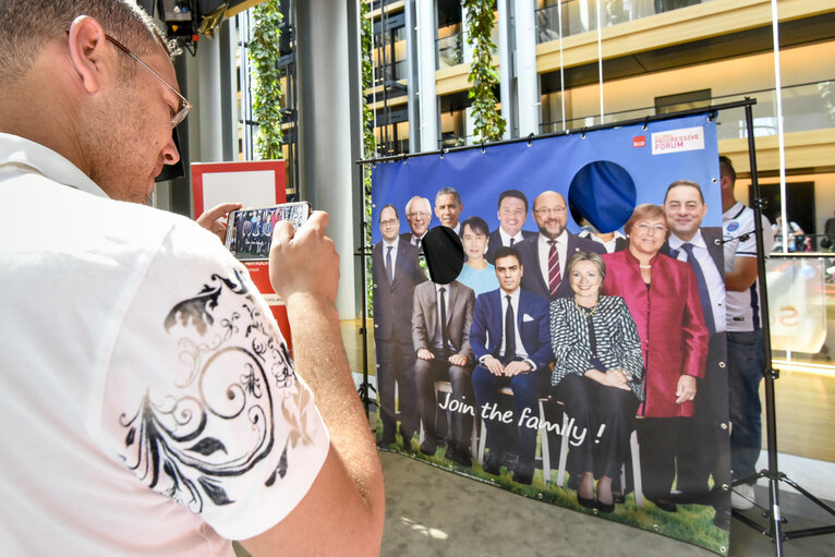 Fotografija 9: Open Doors Day in Strasbourg.   General atmosphere shot.