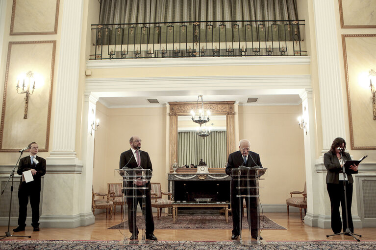 Fotografia 17: President Martin Schulz during a meeting with Mr Karolos Papoulias, President of the Greek Republic in Athens,Greece on November 26 2013.