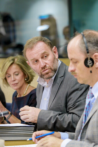 Photo 4: Exchange of views with EP Secretary General