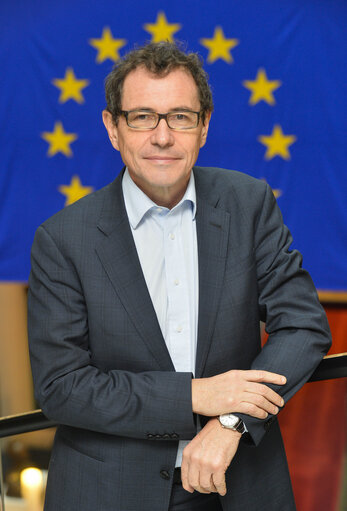 Снимка 12: MEP Robert ROCHEFORT in the European Parliament in Strasbourg