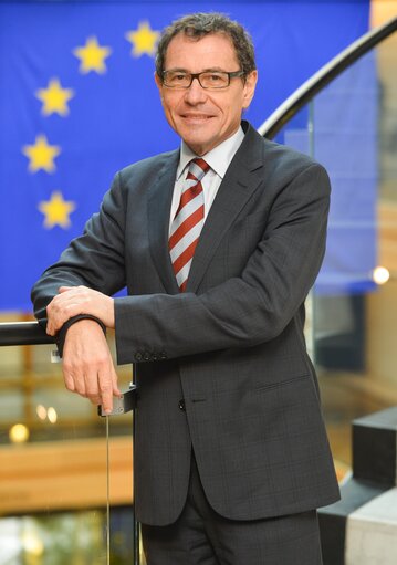 Снимка 15: MEP Robert ROCHEFORT in the European Parliament in Strasbourg