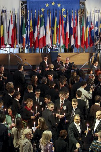 Φωτογραφία 1: Ep President at the ceremony of the handover of the Flame of Peace of Bethlehem to the European Parliament