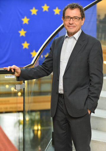 Снимка 14: MEP Robert ROCHEFORT in the European Parliament in Strasbourg