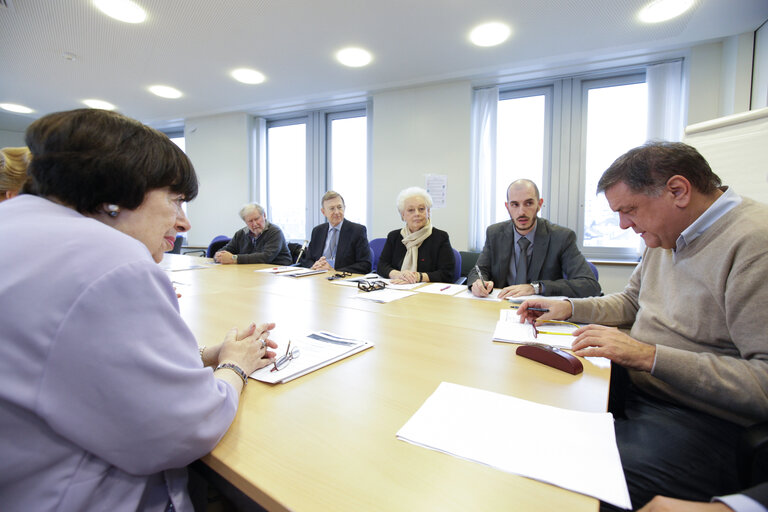 Fotografija 3: Meeting between FMA members and Chairman